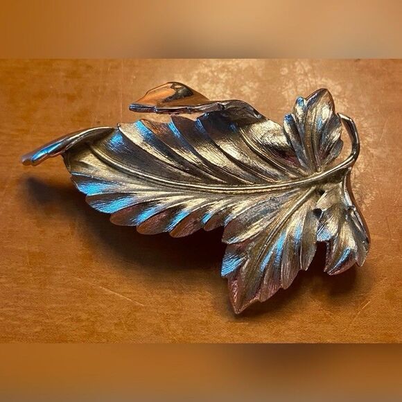 Vintage Coro Women’s Brooch Pin Leaf Silver Tone 2.75” - Picture 2 of 2